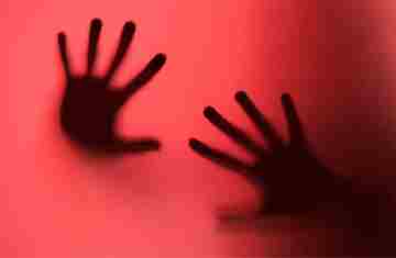 Entenda o que é vicaricídio; projeto de lei endurece pena para o crime